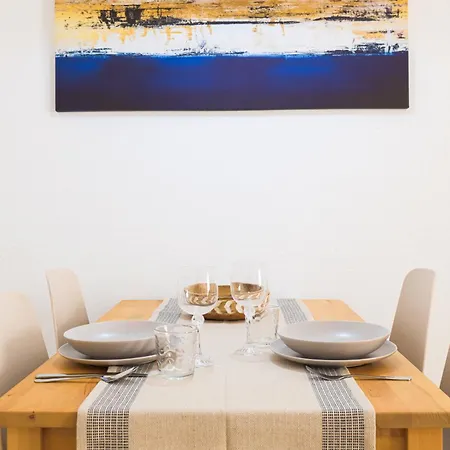 C35 Modern In Downtown شقة مالقة